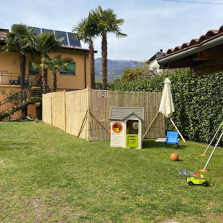 Casa Vacanza Veronica Con Giardino Verbania Exterior foto